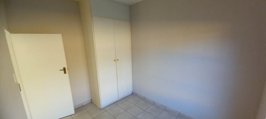 2 Bedroom Property for Sale in Roodekrans Gauteng