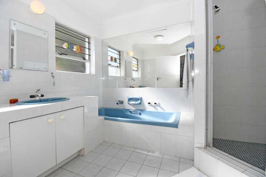 3 Bedroom Property for Sale in Hurlingham Manor Gauteng