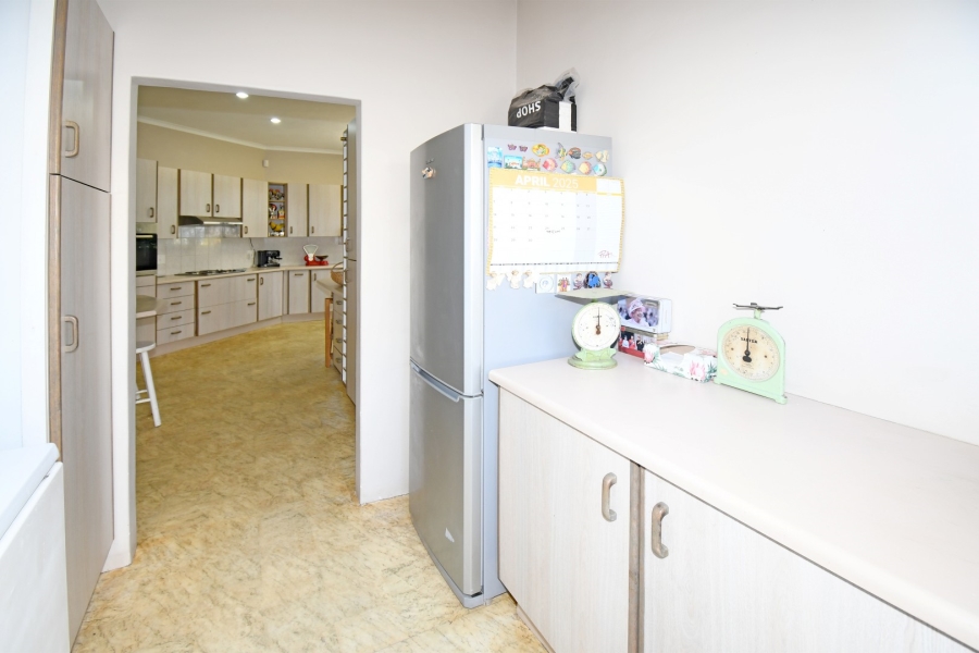 3 Bedroom Property for Sale in Hurlingham Manor Gauteng