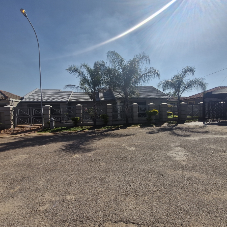 To Let 3 Bedroom Property for Rent in Mamelodi Sun Valley Gauteng