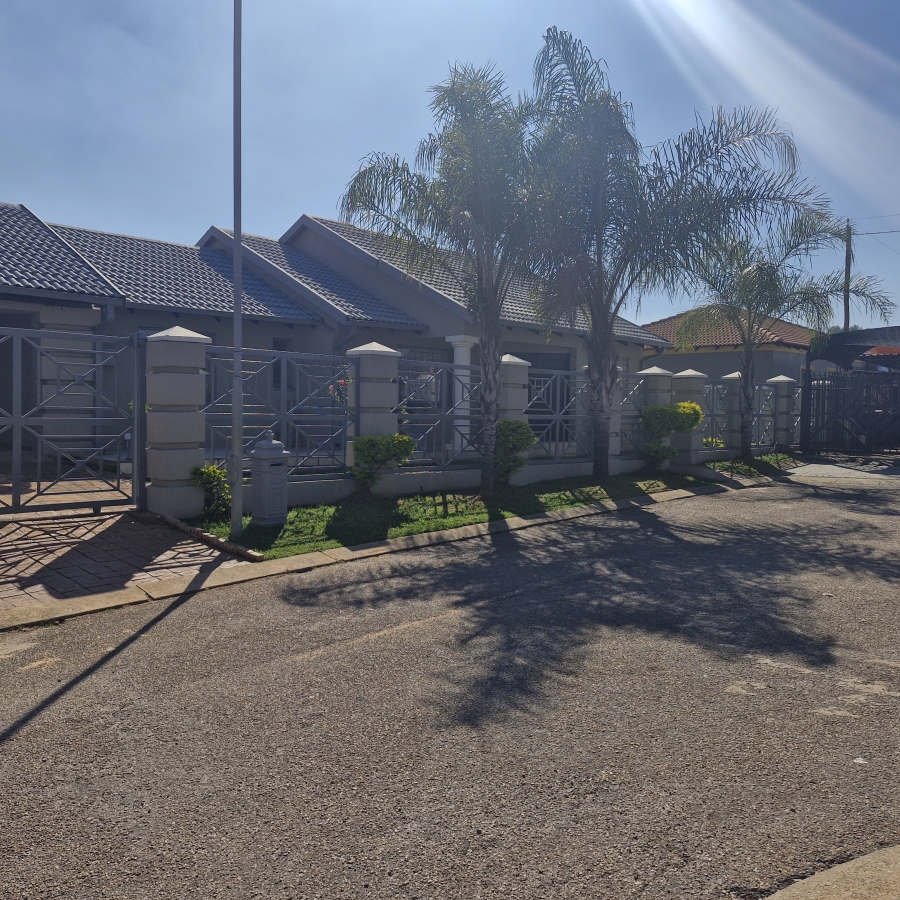 To Let 3 Bedroom Property for Rent in Mamelodi Sun Valley Gauteng