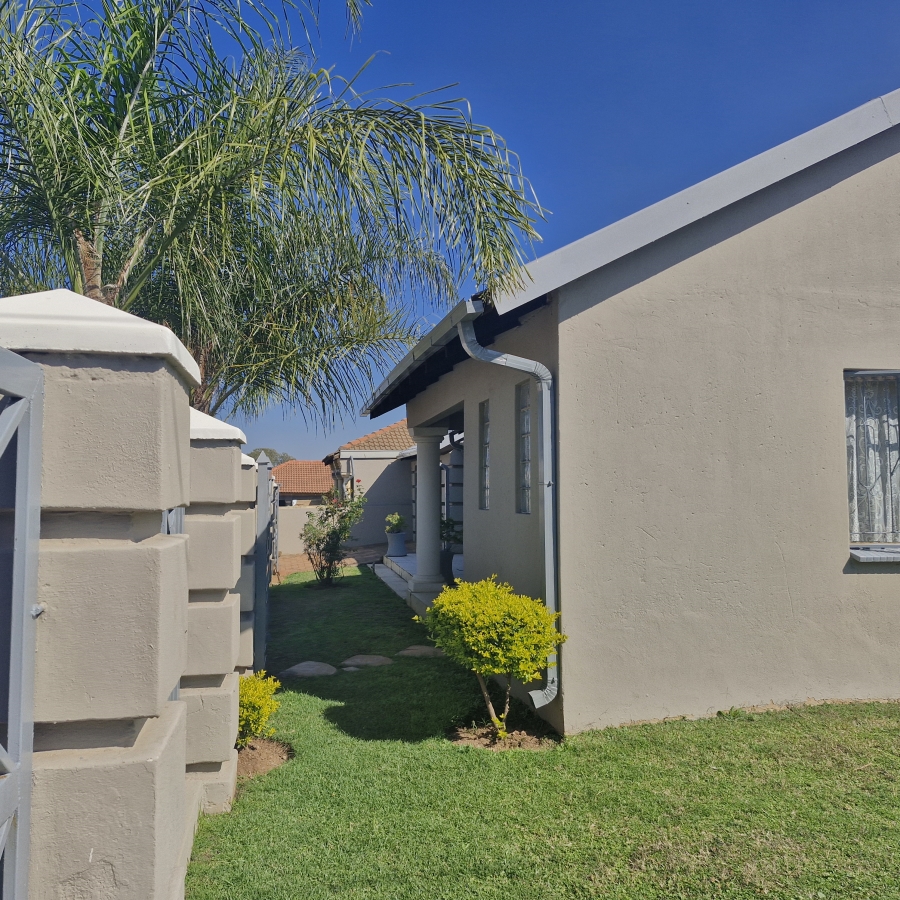To Let 3 Bedroom Property for Rent in Mamelodi Sun Valley Gauteng
