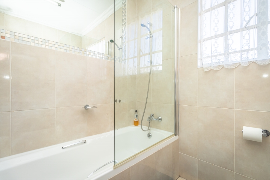 2 Bedroom Property for Sale in Paulshof Gauteng