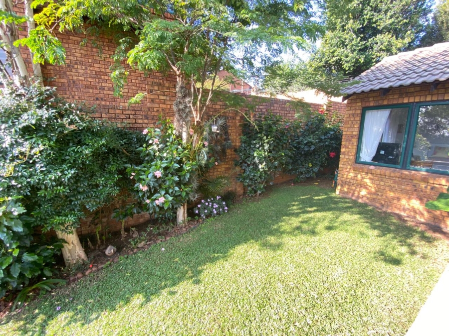 To Let 3 Bedroom Property for Rent in Garsfontein Gauteng