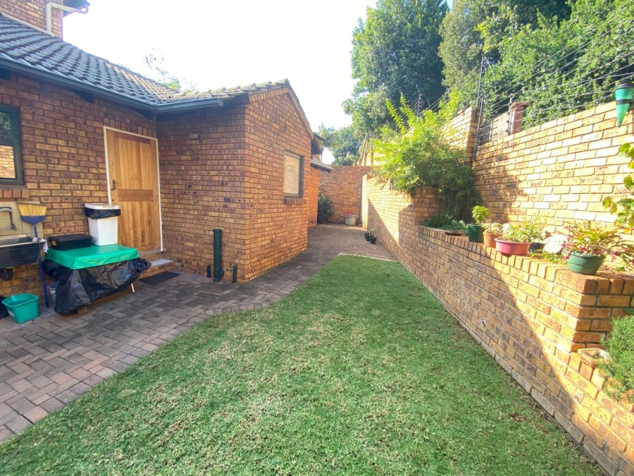 To Let 3 Bedroom Property for Rent in Garsfontein Gauteng