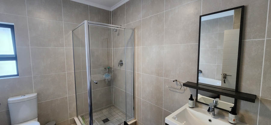 To Let 2 Bedroom Property for Rent in Greenstone Hill Gauteng
