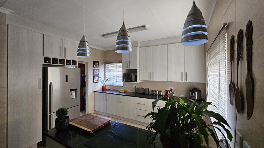 3 Bedroom Property for Sale in Dalview Gauteng