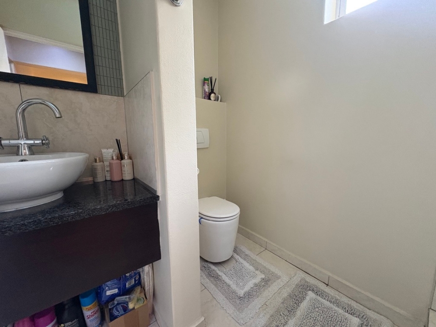 To Let 2 Bedroom Property for Rent in Morningside Gauteng