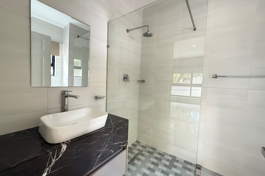 5 Bedroom Property for Sale in Dainfern Golf Estate Gauteng