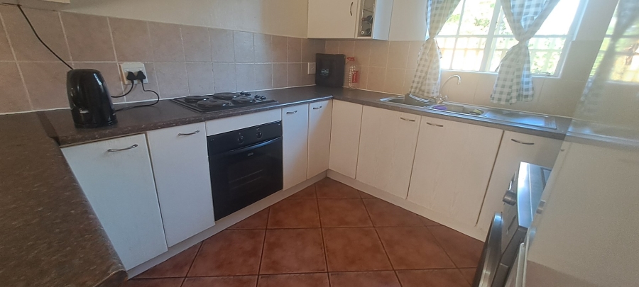 To Let 2 Bedroom Property for Rent in Helikonpark Gauteng