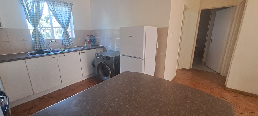 To Let 2 Bedroom Property for Rent in Helikonpark Gauteng