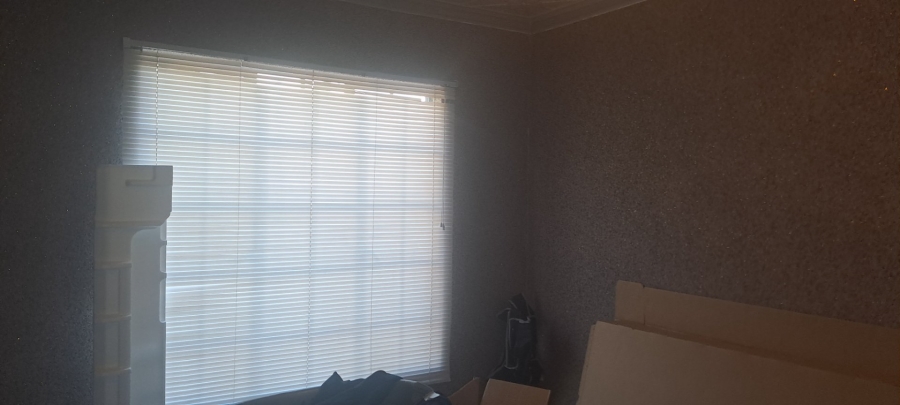 To Let 2 Bedroom Property for Rent in Helikonpark Gauteng