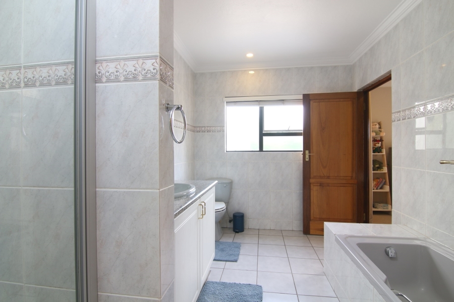 To Let 6 Bedroom Property for Rent in Dainfern Golf Estate Gauteng