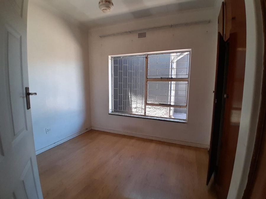 To Let 6 Bedroom Property for Rent in Roodekop Gauteng