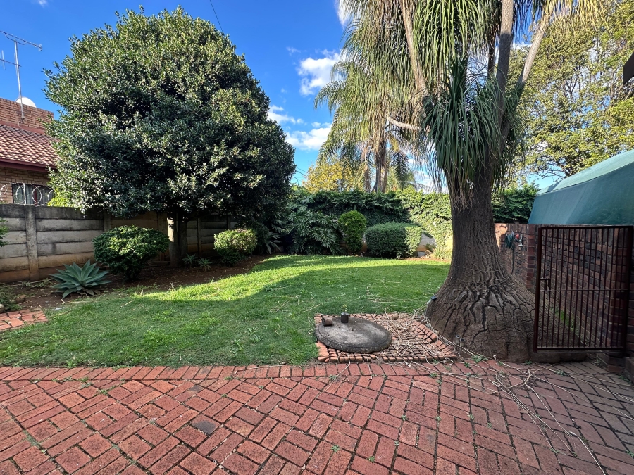 To Let 3 Bedroom Property for Rent in Waverley Gauteng