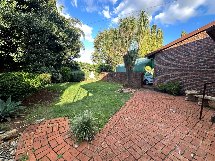 To Let 3 Bedroom Property for Rent in Waverley Gauteng
