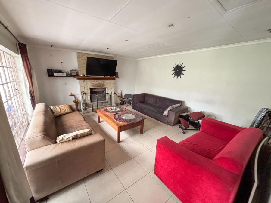 4 Bedroom Property for Sale in Glen Austin Gauteng