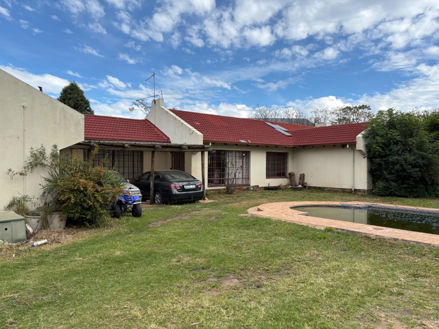 4 Bedroom Property for Sale in Glen Austin Gauteng
