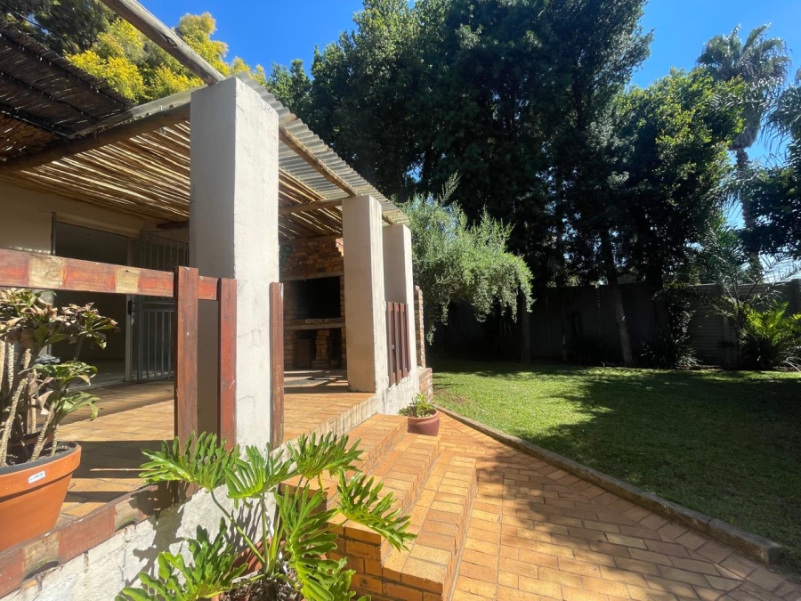 To Let 3 Bedroom Property for Rent in Weltevreden Park Gauteng