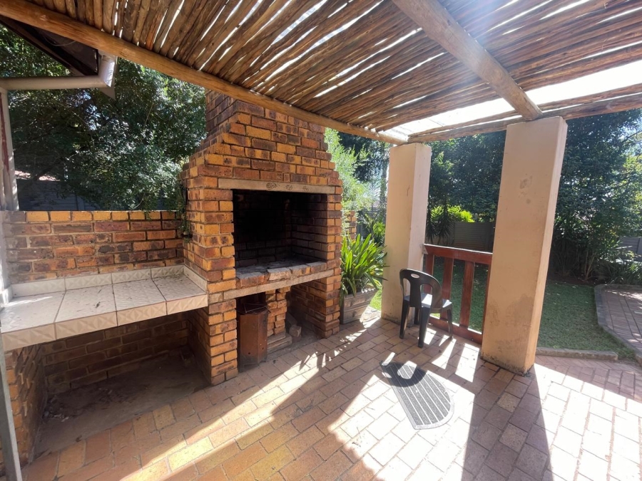 To Let 3 Bedroom Property for Rent in Weltevreden Park Gauteng