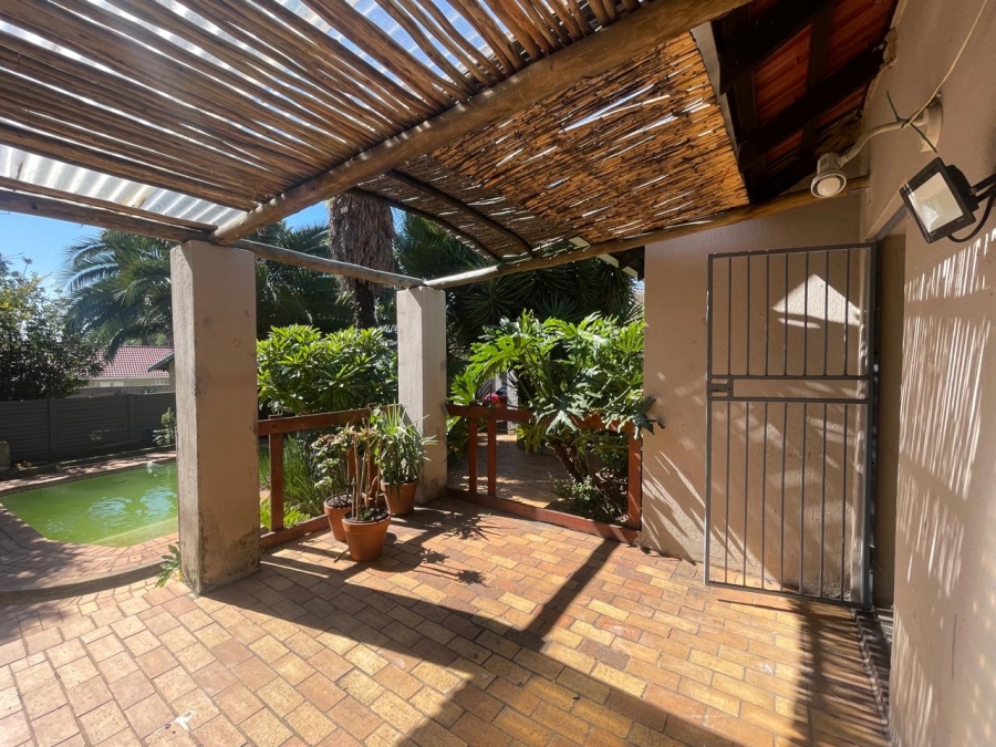 To Let 3 Bedroom Property for Rent in Weltevreden Park Gauteng