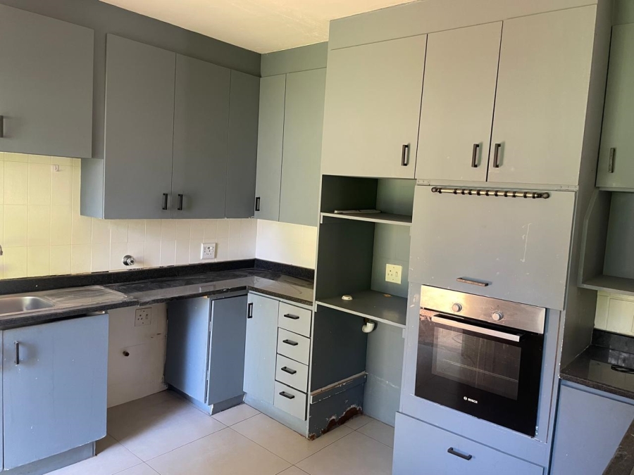 To Let 3 Bedroom Property for Rent in Weltevreden Park Gauteng