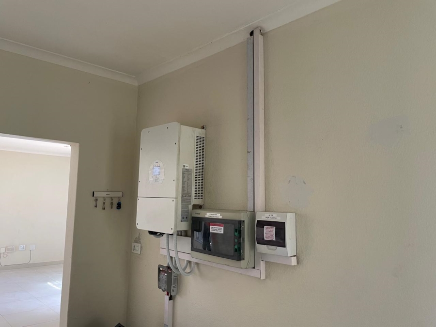 To Let 3 Bedroom Property for Rent in Weltevreden Park Gauteng