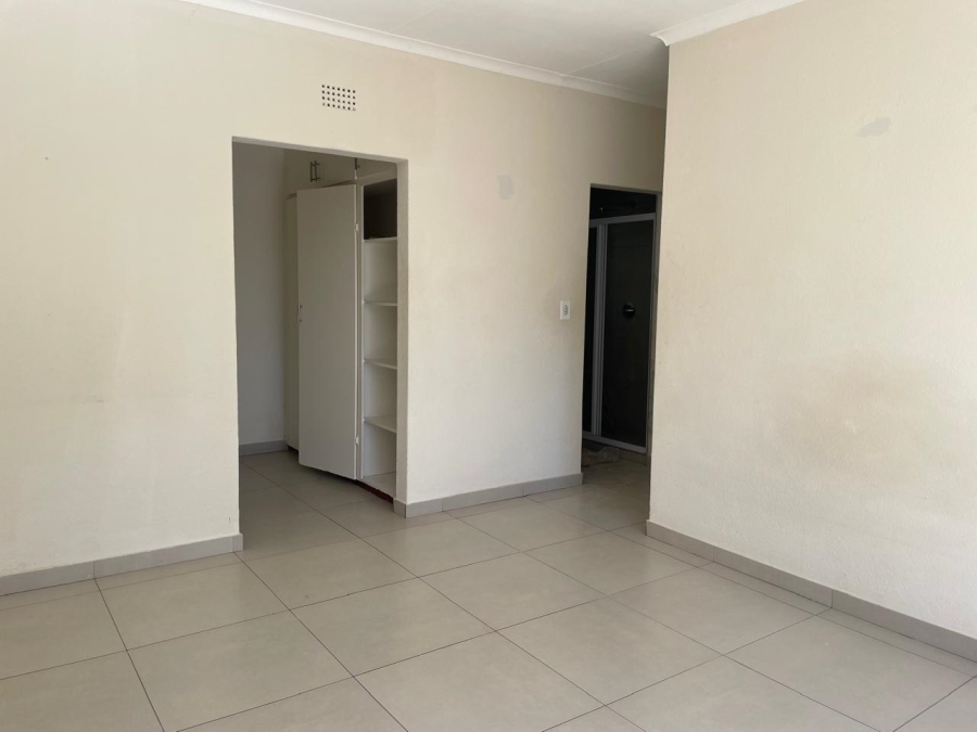 To Let 3 Bedroom Property for Rent in Weltevreden Park Gauteng