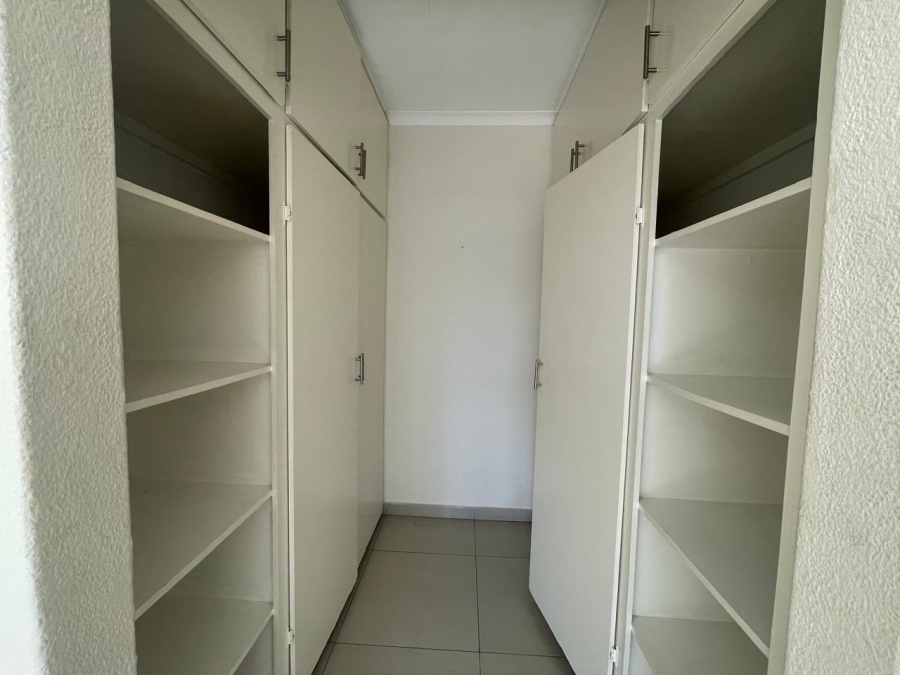 To Let 3 Bedroom Property for Rent in Weltevreden Park Gauteng