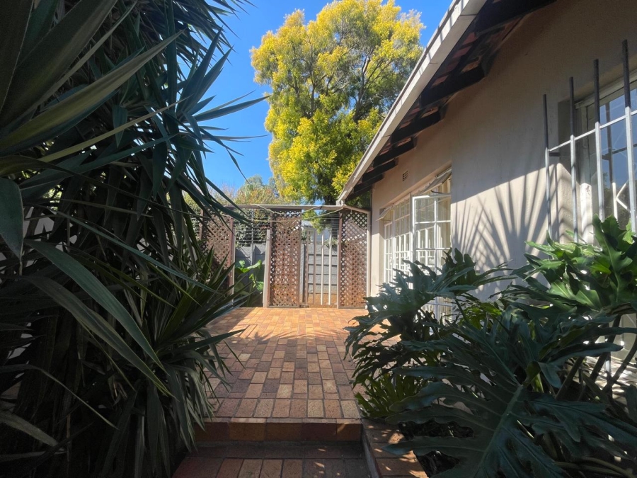 To Let 3 Bedroom Property for Rent in Weltevreden Park Gauteng