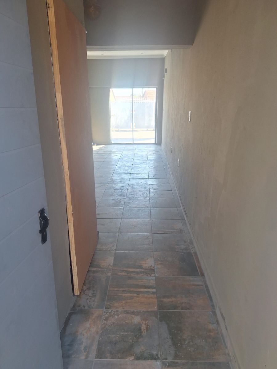 To Let 1 Bedroom Property for Rent in Roodekop Gauteng