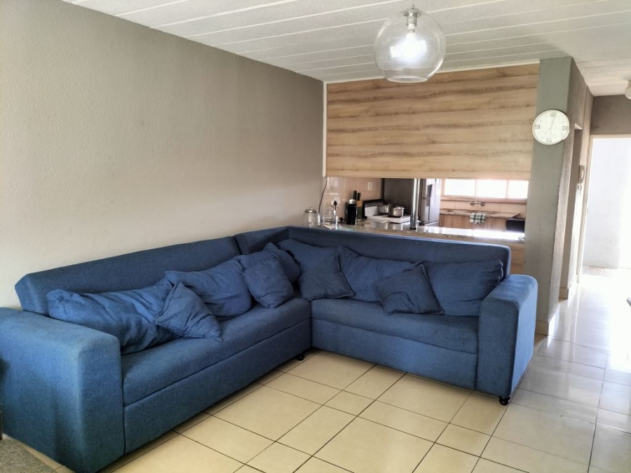 2 Bedroom Property for Sale in Florida Lake Gauteng