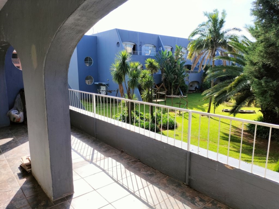 2 Bedroom Property for Sale in Florida Lake Gauteng