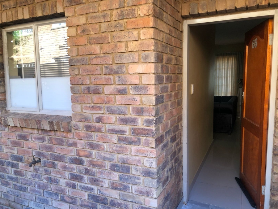 To Let 2 Bedroom Property for Rent in Silverton Gauteng