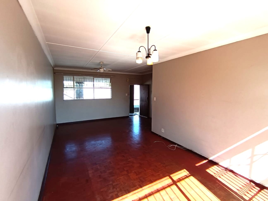 To Let 2 Bedroom Property for Rent in Rosettenville Gauteng