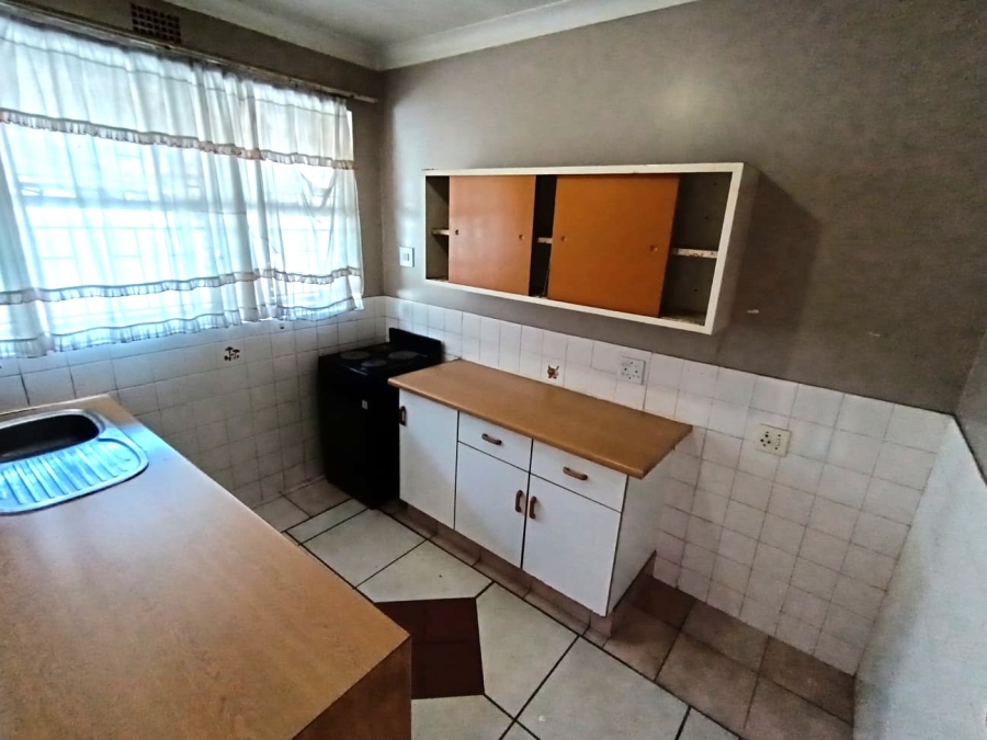 To Let 2 Bedroom Property for Rent in Rosettenville Gauteng