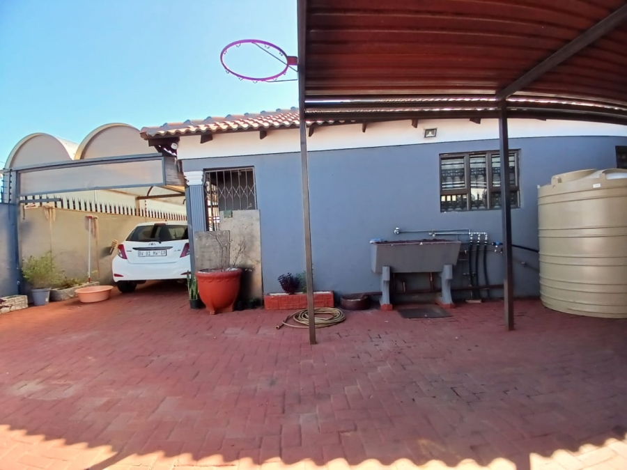 3 Bedroom Property for Sale in Protea Glen Gauteng