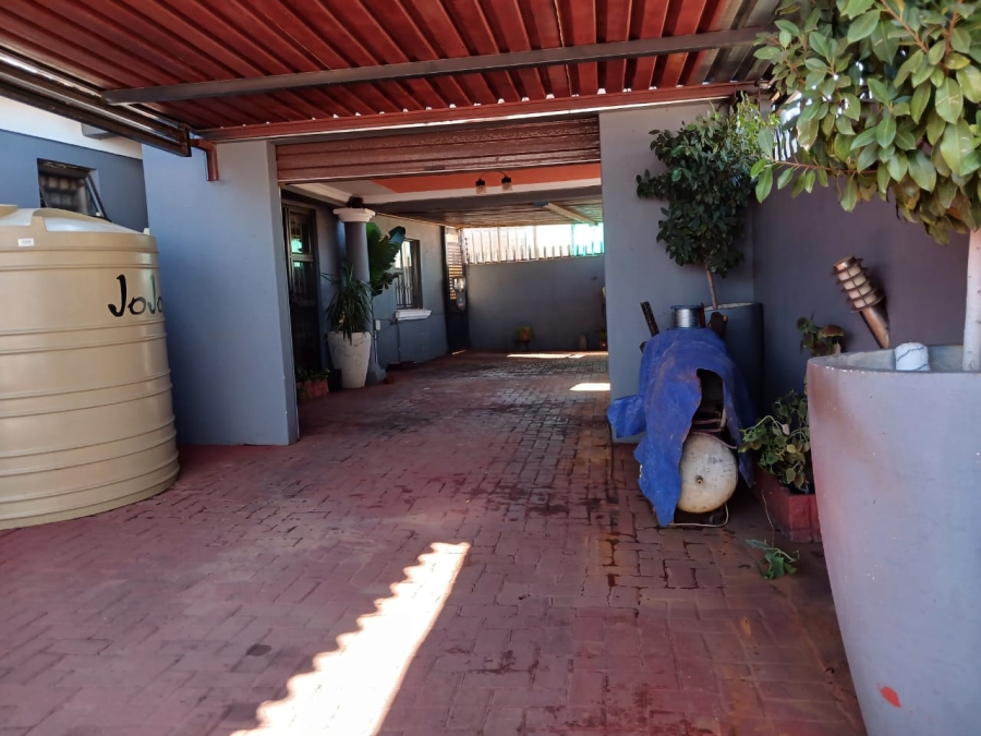 3 Bedroom Property for Sale in Protea Glen Gauteng