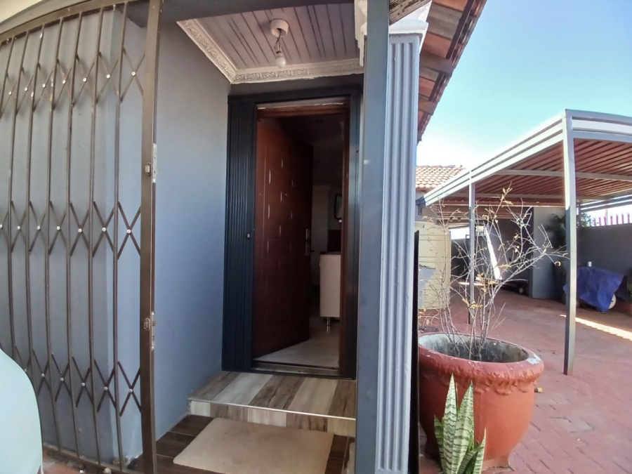 3 Bedroom Property for Sale in Protea Glen Gauteng
