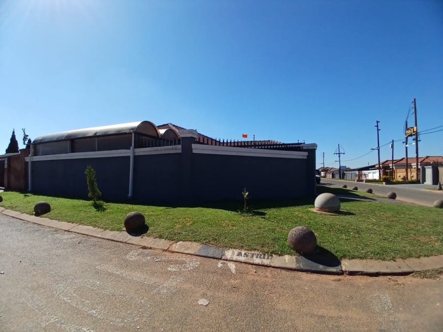 3 Bedroom Property for Sale in Protea Glen Gauteng
