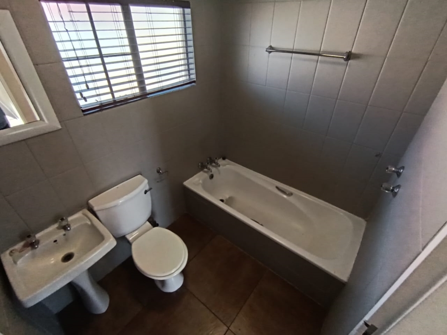 To Let 2 Bedroom Property for Rent in Meyersdal Gauteng