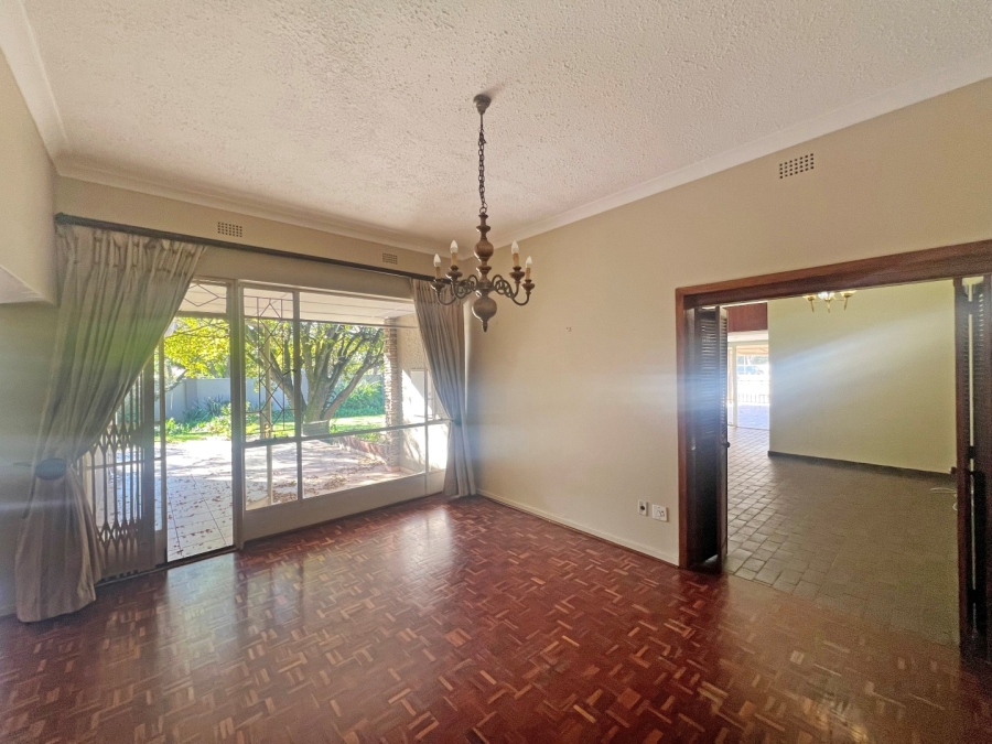 To Let 5 Bedroom Property for Rent in Oaklands Gauteng