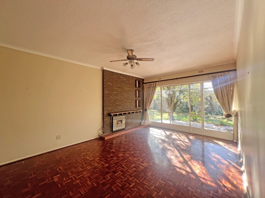 To Let 5 Bedroom Property for Rent in Oaklands Gauteng