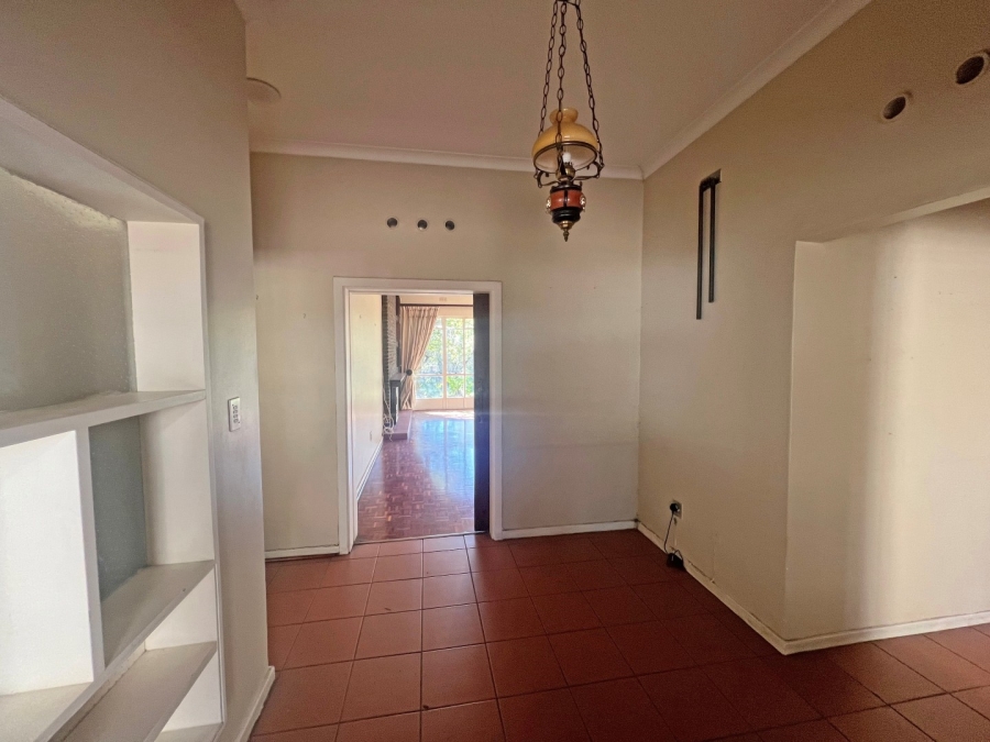 To Let 5 Bedroom Property for Rent in Oaklands Gauteng
