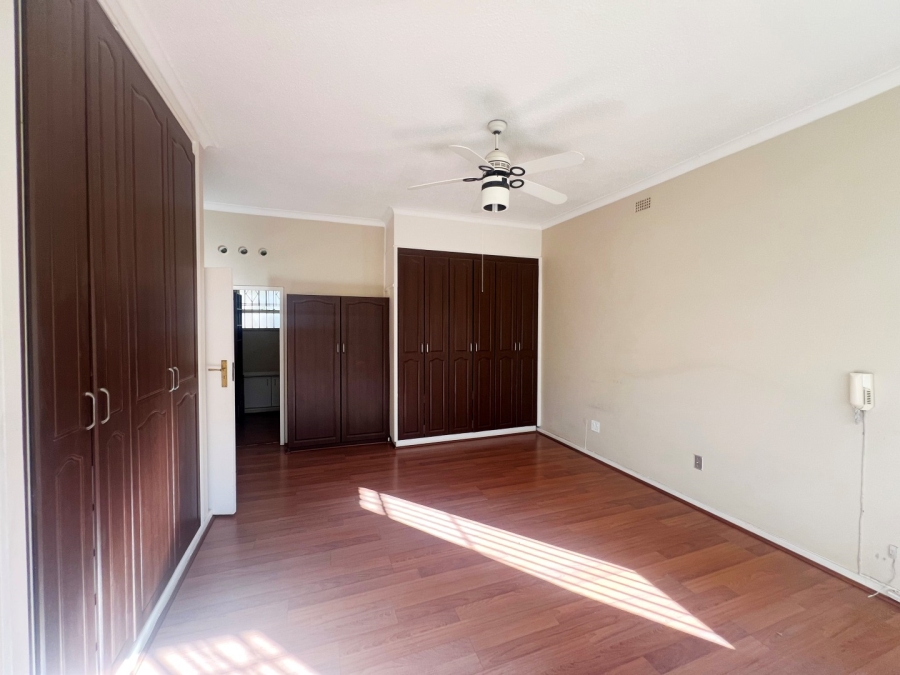 To Let 5 Bedroom Property for Rent in Oaklands Gauteng