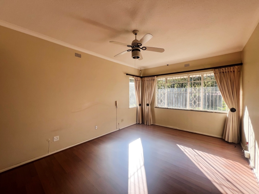 To Let 5 Bedroom Property for Rent in Oaklands Gauteng