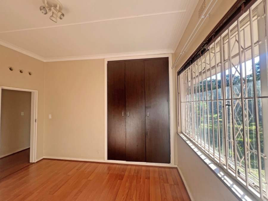 To Let 5 Bedroom Property for Rent in Oaklands Gauteng