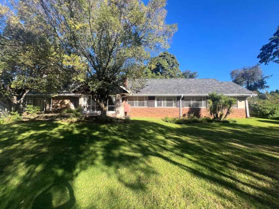 To Let 5 Bedroom Property for Rent in Oaklands Gauteng