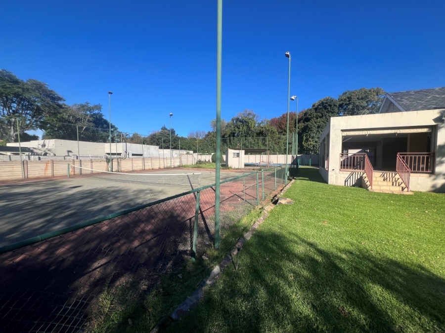 To Let 5 Bedroom Property for Rent in Oaklands Gauteng