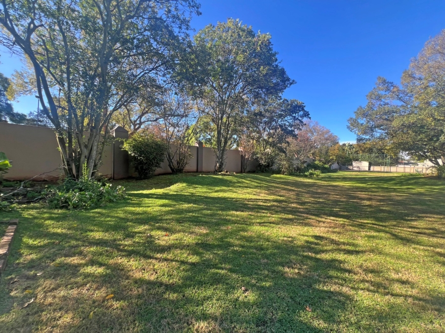 To Let 5 Bedroom Property for Rent in Oaklands Gauteng